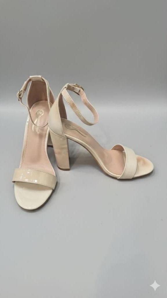 HEELED SHOES