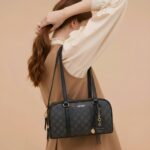 SHOULDER BAG BLACK